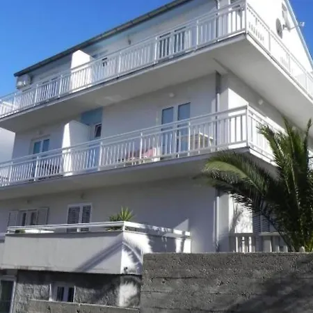 Trogrli - With Balcony And Sea View Διαμέρισμα Χβαρ