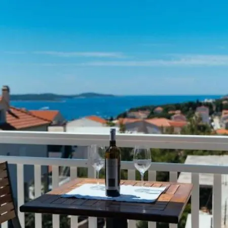 Trogrli - With Balcony And Sea View Χβαρ